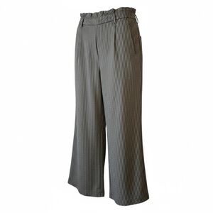 Ci Sono Wide Leg Black / White Pinstripe Side Zip Ruffle Waist Pant. LG #1407